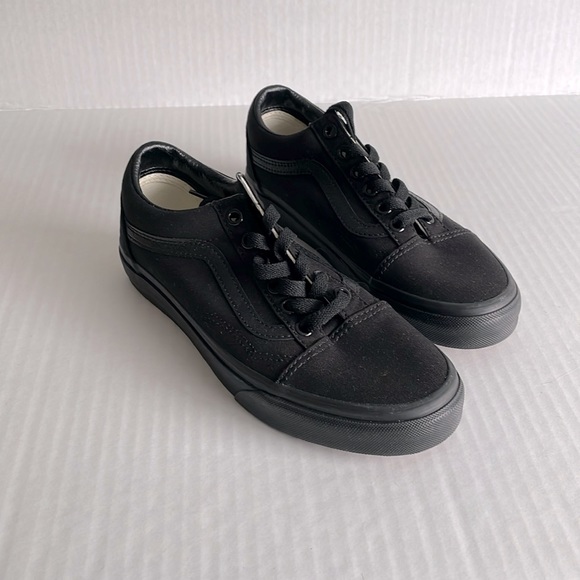 NWOT Vans Old Skool all black size 6 size 4.5 - Picture 1 of 5